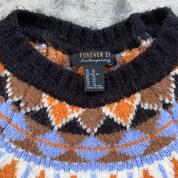 Forever 21 sweater - Picture 2 of 5